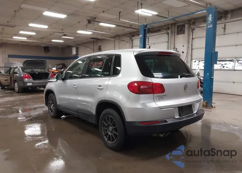 2012 Volkswagen Tiguan Le z USA, uszkodzony, nr VIN WVGAV7AX4CW578576